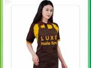 Mẫu tạp dề dáng yếm màu nâu Luxe Nails Spa