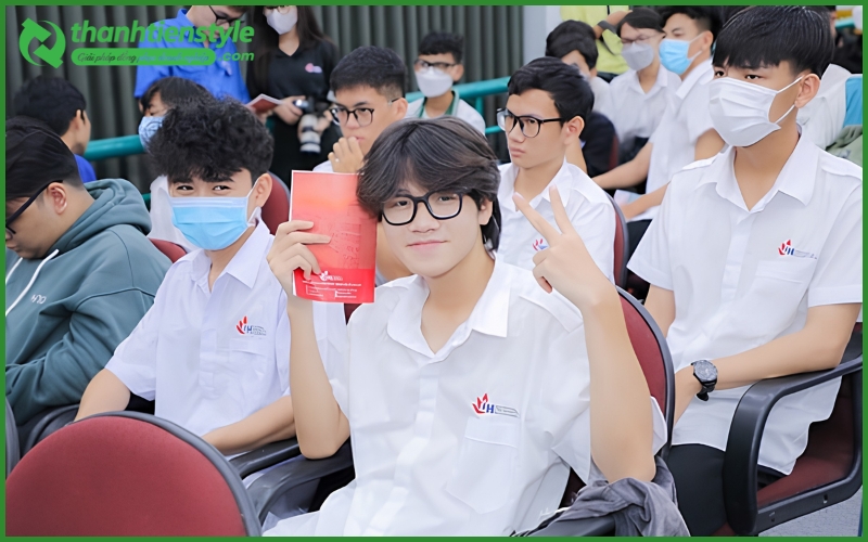 dong-phuc-sinh-vien-truong-dh-cong-nghiep-tphcm