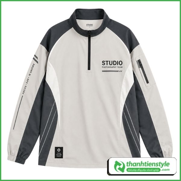 ao-dong-phuc-studio-dai-tay-bao-ve-tho-anh-khi-chup-ngoai-canh-3