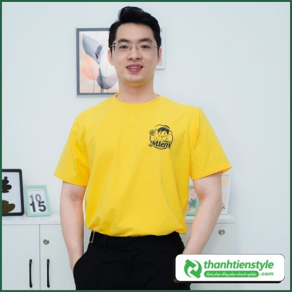 mau-ao-co-tron-dong-phuc-quan-an-nang-dong-phoi-mau-bat-mat
