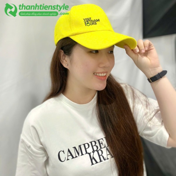 mau-non-dong-phuc-mau-vang-thanh-tien-style