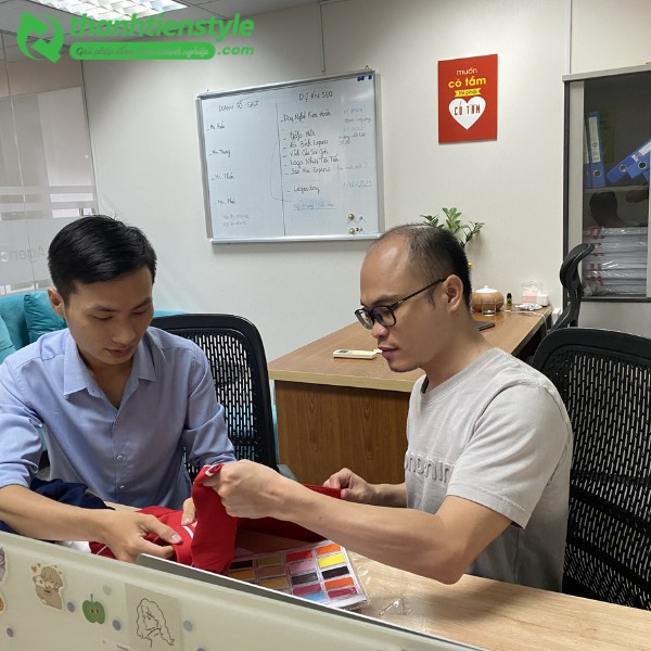 hinh-anh-feadback-cua-khach-hang-khi-mua-dong-phuc-tai-thanh-tien-style2