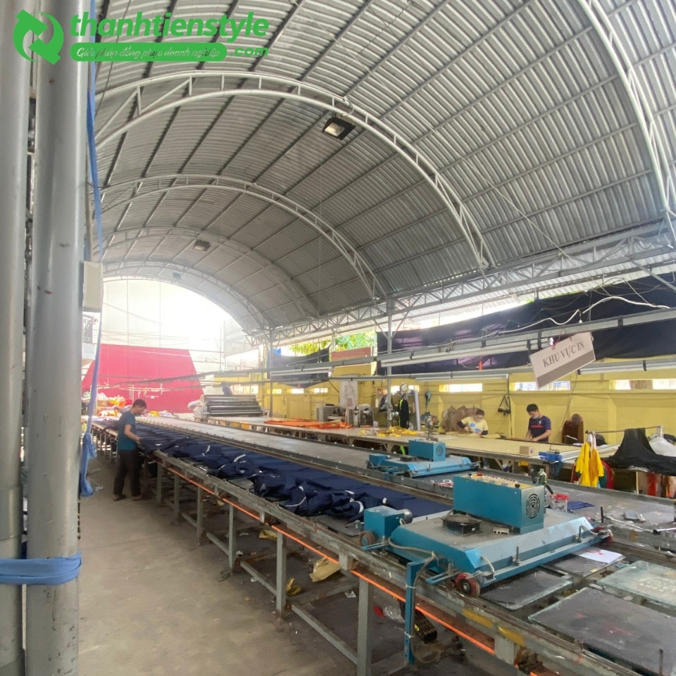 xuong-san-xuat-dong-phuc-ao-thun-co-co-thanh-tien-style-2
